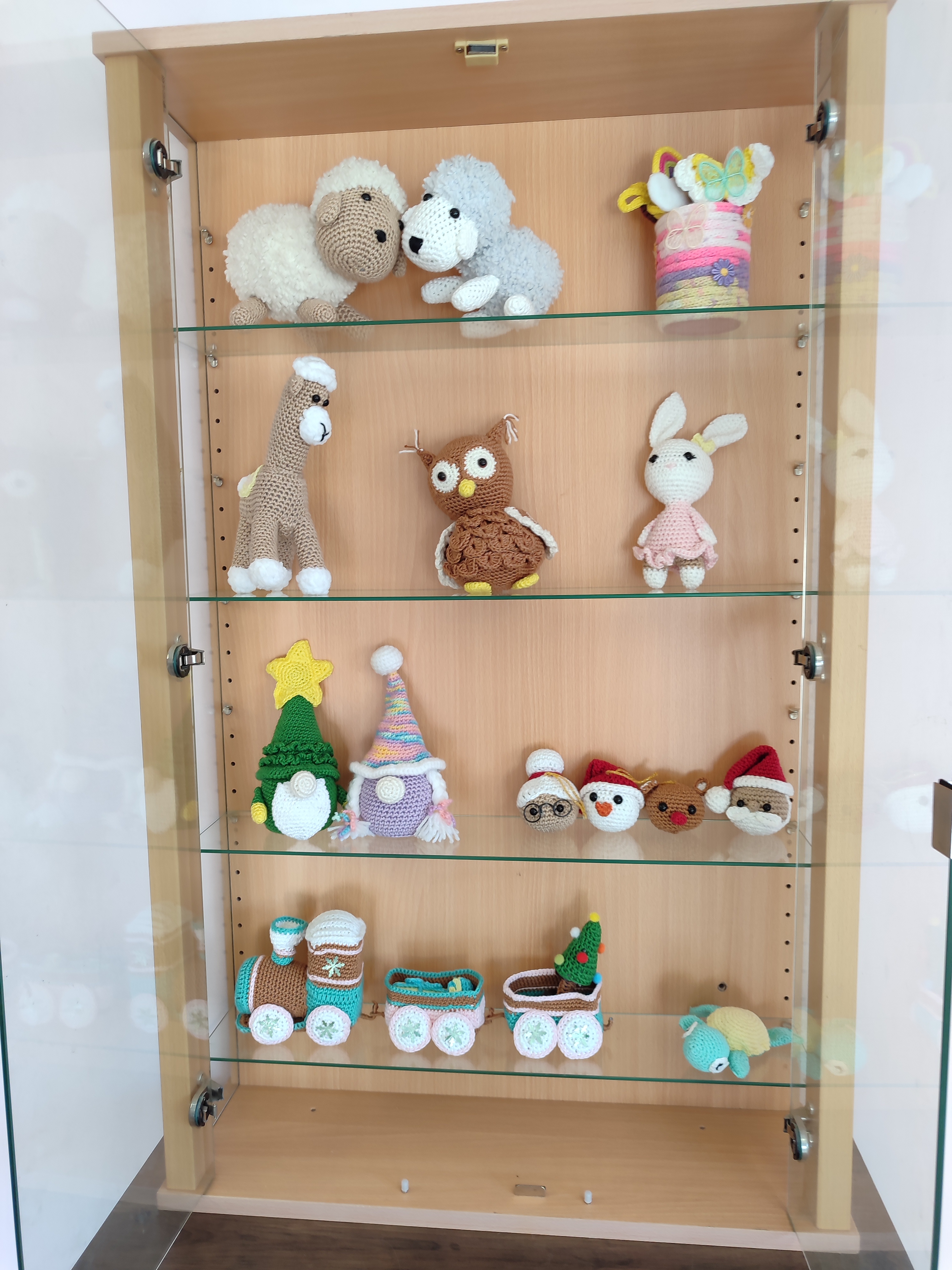 Vitrine Crea’lyne au salon : amigurumi et créations au crochet — César et Félix, Pernes-les-Fontaines